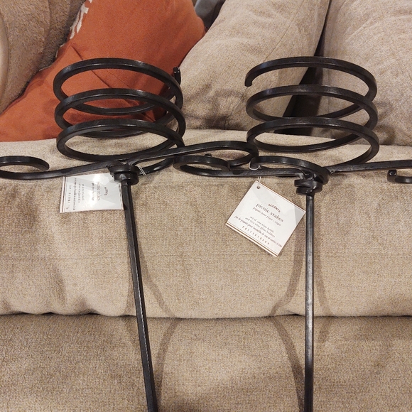 Pottery Barn Other - Pottery Barn One wine bottle picnic stake Pottery Barn Other - Pottery Barn One wine bottle picnic stake